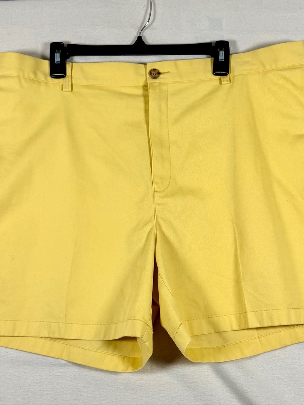 L.L. Bean Men's Yellow Flat-Front Cotton Shorts